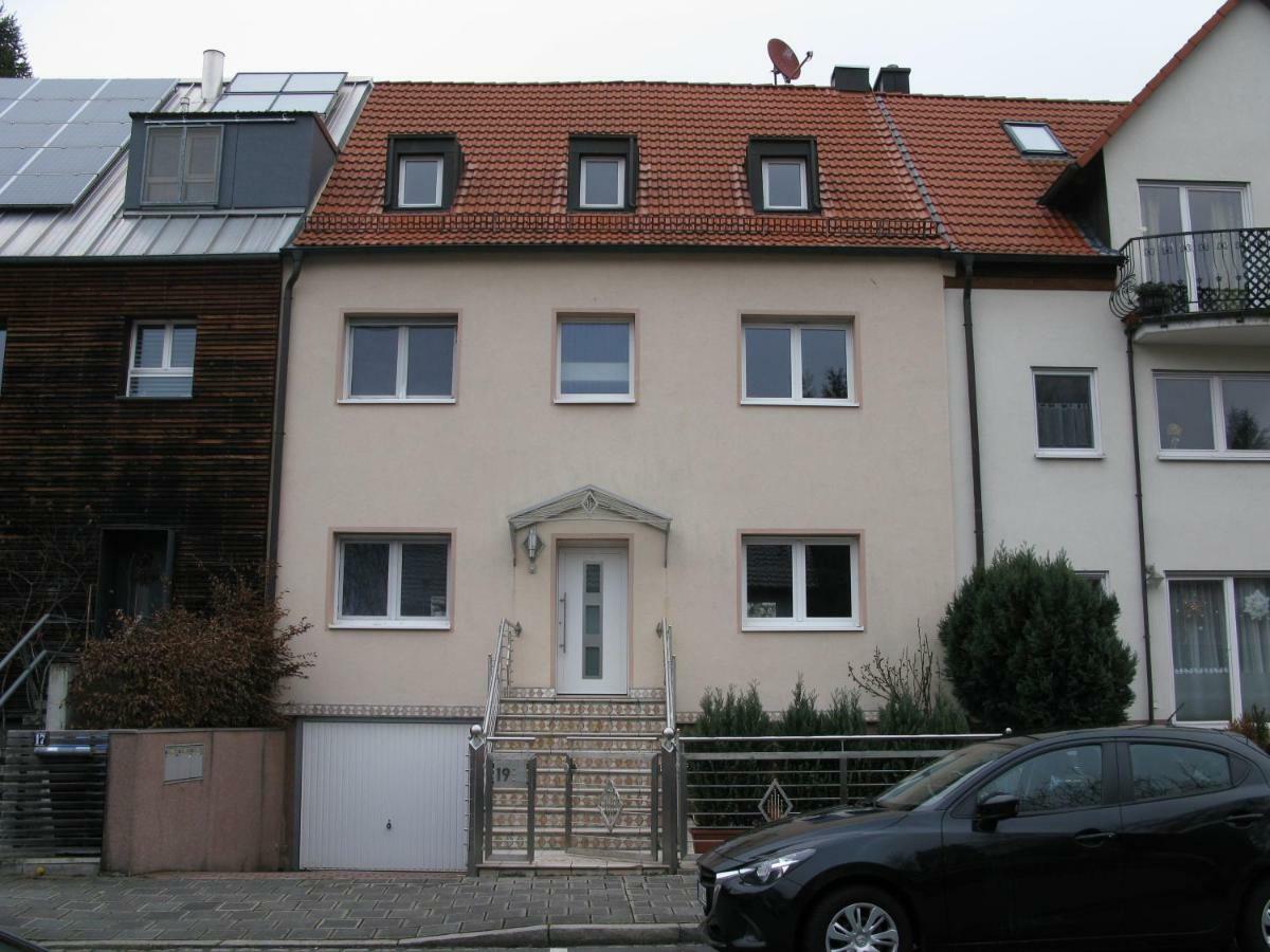 Messe-/Ferienwohnung Нюрнберг Екстериор снимка